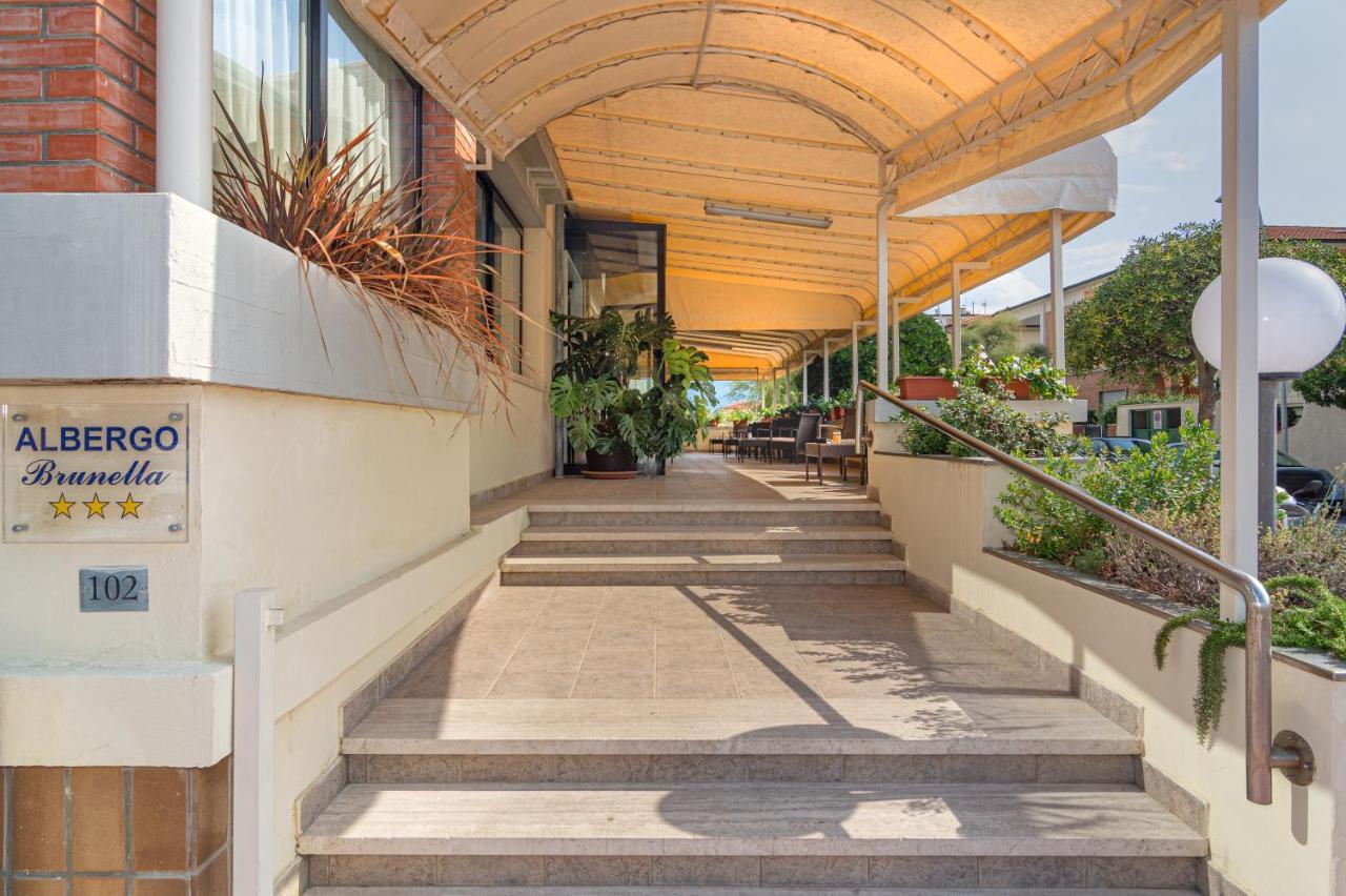 Brunella 3* Lido di Camaiore